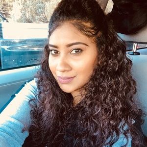 Hi I'm salisha and welcome to my closet